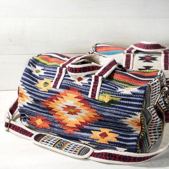Western Aztec Pattern Weekender Duffle Bag - Picture 4 of 6